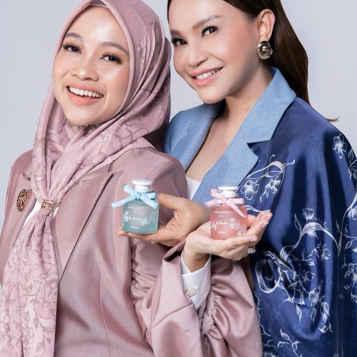 AYU LESTARI - Scarf AYU LESTARI x Parfume ROSSA BEAUTY