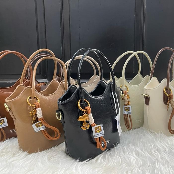 QONA tas selempang fashion bahan stainoil ukuran 20 cm