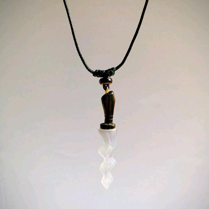 Kalung Resin handmade bentuk pusaka