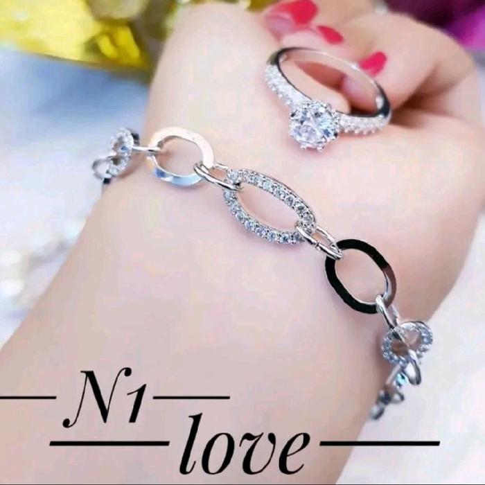Gelang Tangan Kapsul Permata Dan Cincin Silver Fashion Wanita Cantik Anti Luntur Dan Tidak Mudah Ber