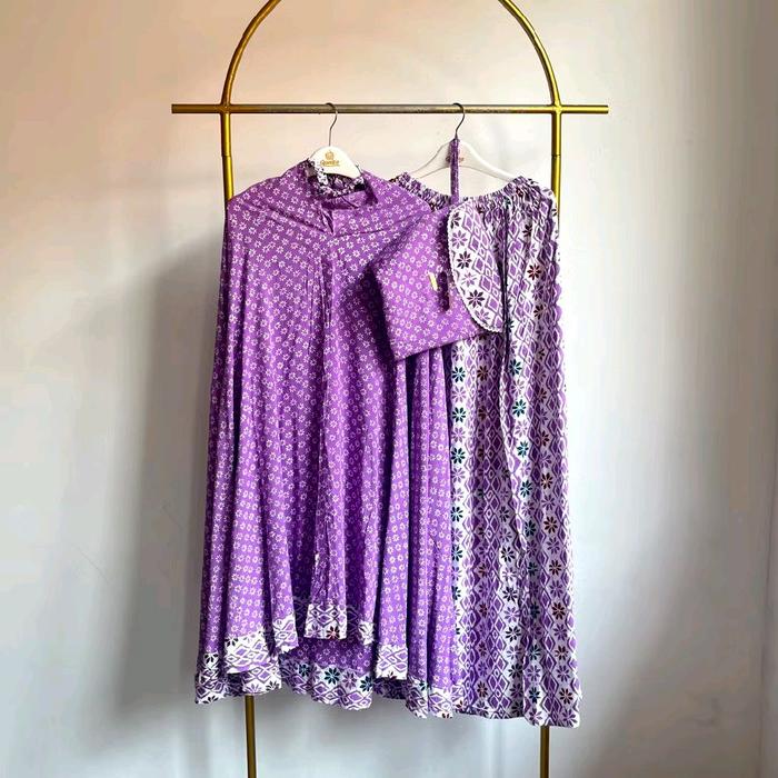Mukena Qonita  Batik Motif , Bahan Rayon Tebal Nyaman untuk Beribadah Elegan dan Mewah