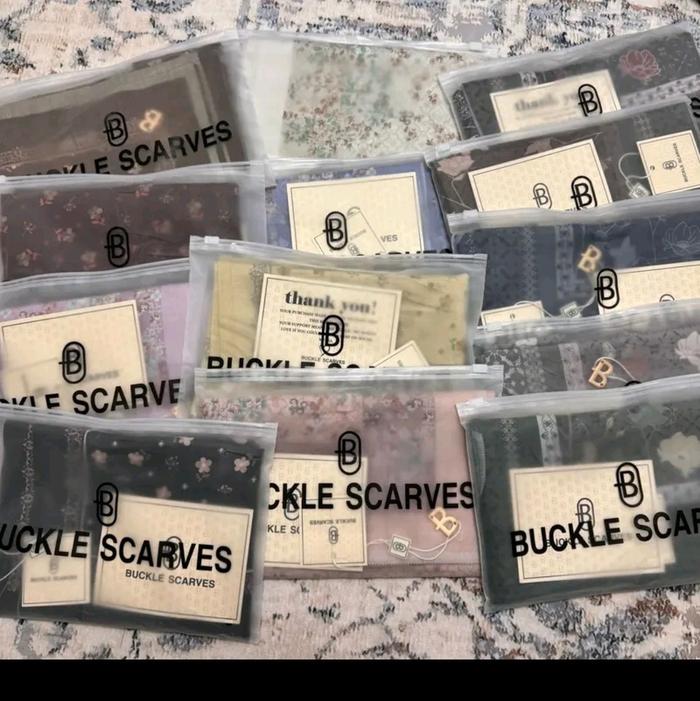 Bucklescarves kemasan pouch