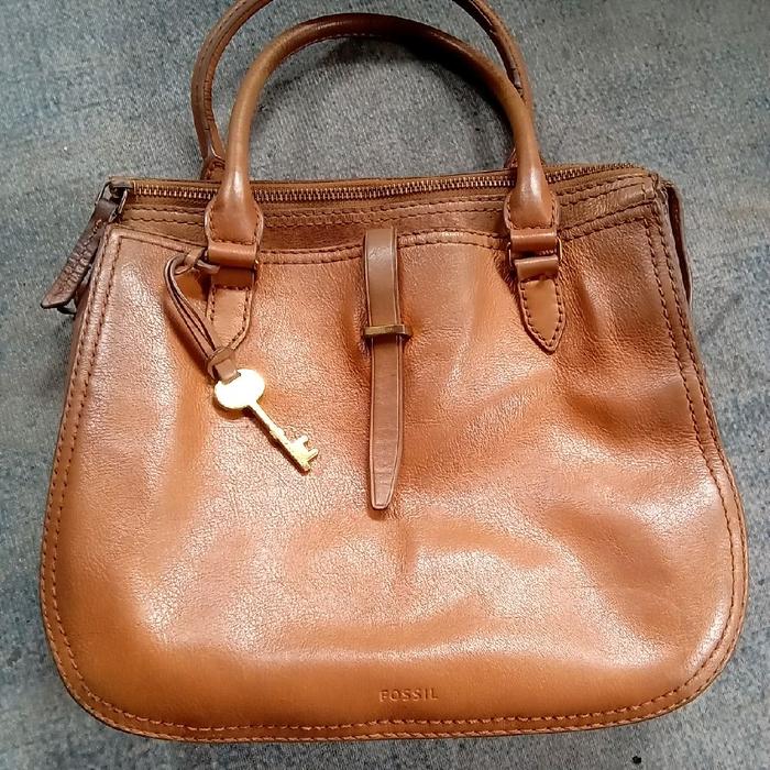 tas kulit wanita original merek FOSSIL (bekas), no tali