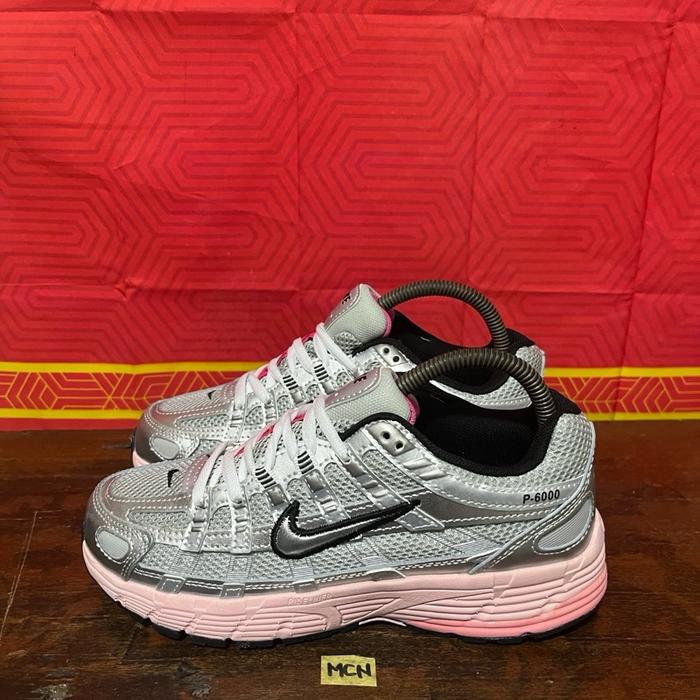 Sepatu second branded nike p-6000 silver size 38