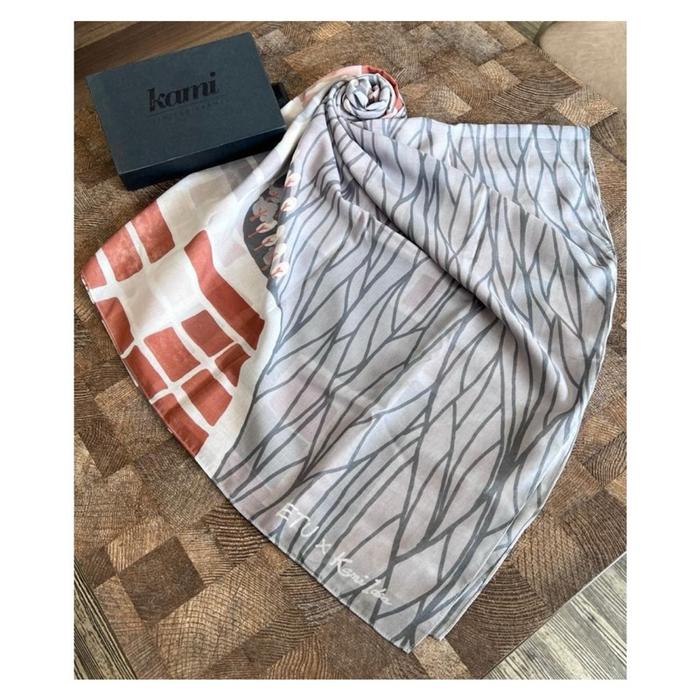 KAMI JEMIMA SQUARE EXT ALOE (Preloved) Hijab Muslim Kerudung Segi Empat Branded Preloved Wanita