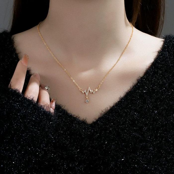Kalung Love titanium Wanita Model  Denyut Mewah Elegan Anti Karatan Dan Tidak Luntur Harian QueenAur
