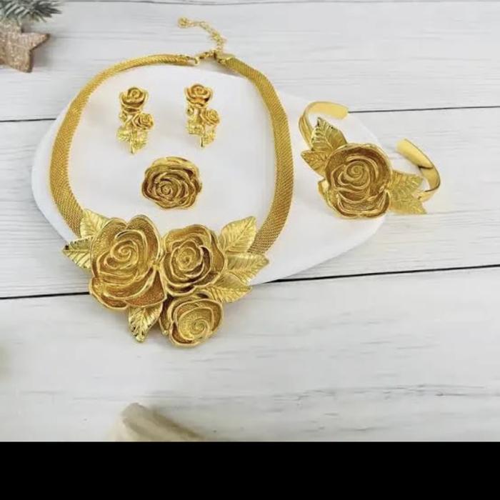 SATU SET PERHIASAN EMAS 24 KARAT