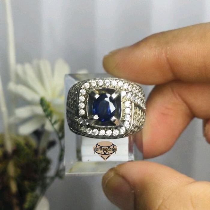 Natural Blue Sapphire Corondum (Madagascar)