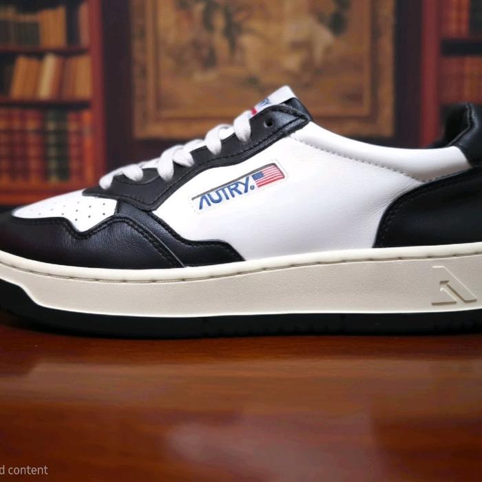 Sepatu Koleksi Sneaker Pria Autry dengan Desain berbahan kulit size 41