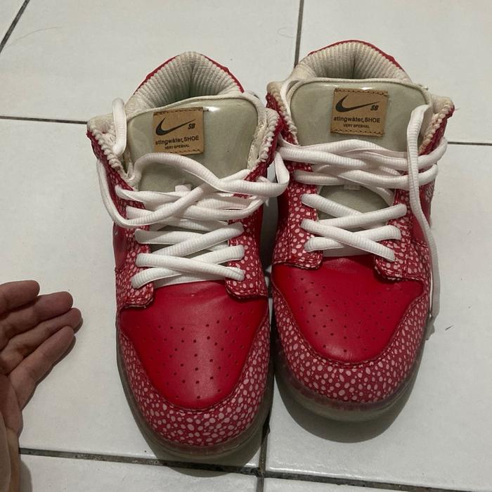 Nike Sepatu Sneakers Ukuran 44 Dengan Insole 28cm Warna Merah Dan Putih