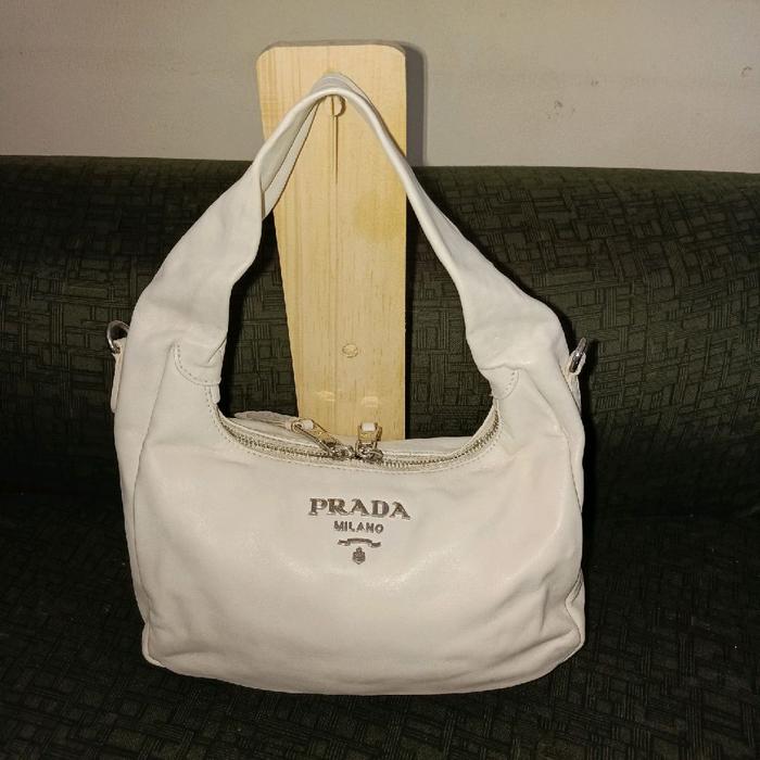 Prada Tas Shoulder Hobo Kulit Preloved Handbag Putih Elegan dan Tahan Lama