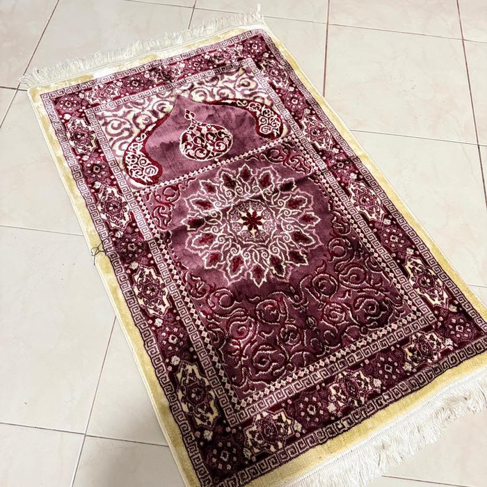 Sajadah Super Premium Turki Terbaru Tebal Turki Lembut Carpet Parfuma Yang Memiliki Wangi Kayu Cenda