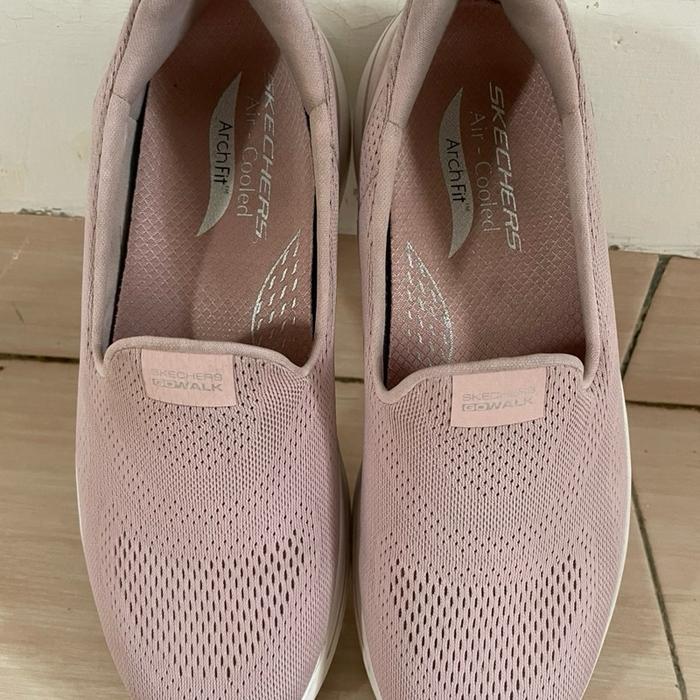 Preloved second sepatu skechers wanita size 41