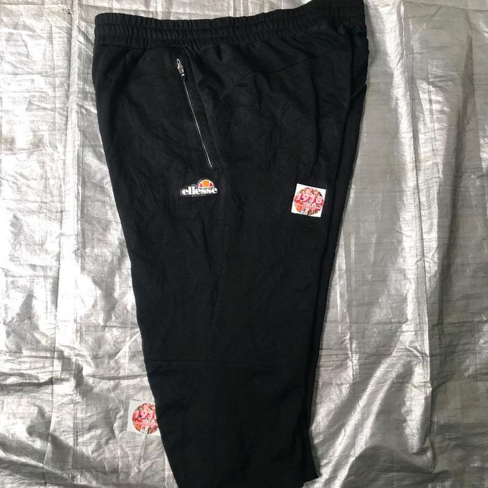 celana pendek 3/4 ellesse Logo