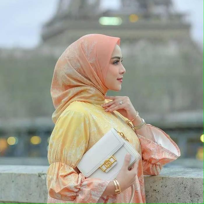 HIJAB VOAL MOTIF STANDAR WARNA ORANGE KUNING MUSLIM SQUARE  Kerudung Segi Empat Printing
