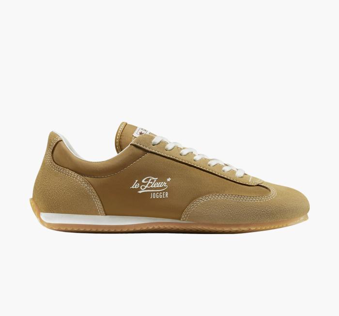 Sepatu Sneakers Pria Converse x 1908 Coach Jogger Bistre Dijon Star White Original A16299C