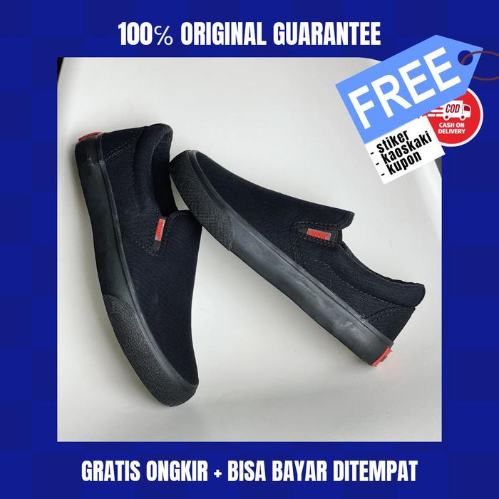 WARRIOR ARTHUR SLIP ON FULL BLACK