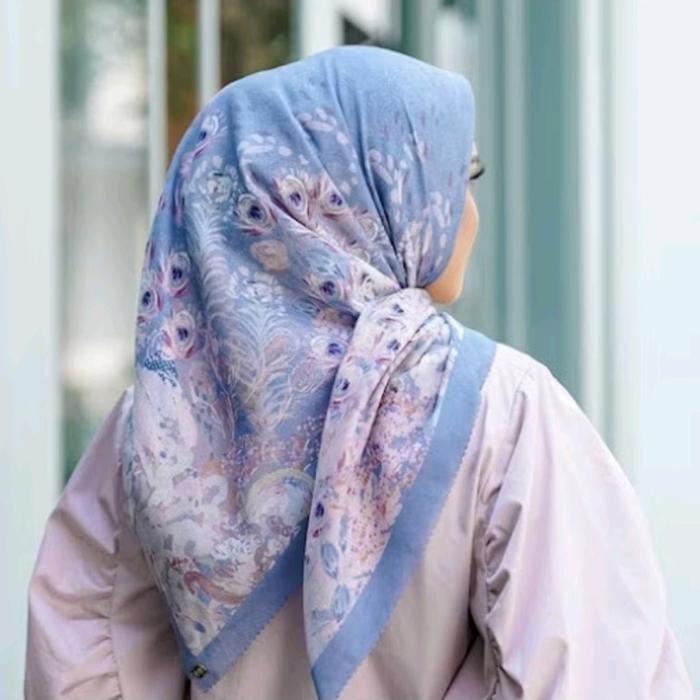 Hijab Voal Segiempat Muslim Motif Merak Cantik