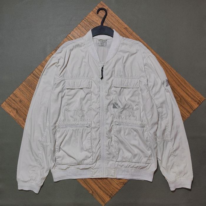 track jacket Discovery putih