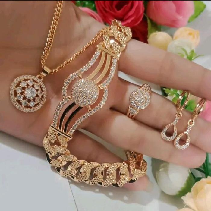Set Perhiasan 5pcs MN4 Emas Gold Bahan Titanium Wanita Dewasa Anti Karat Realpict Terbaru Simple Ele