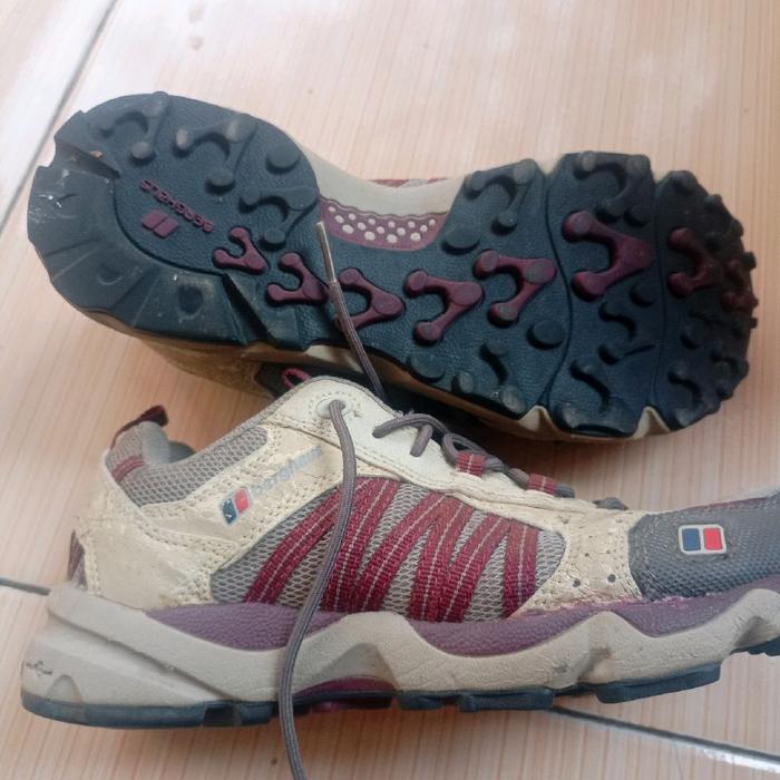 sepatu berghaus