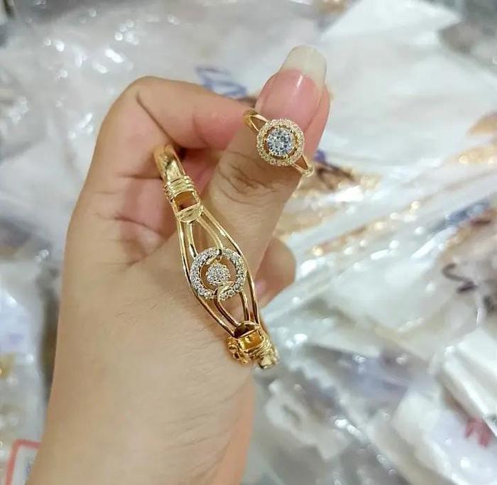 Gelang Bangle MN Free Cincin Wanita Emas Titanium Allsize Anti Karat Realpict Cantik Mewah Elegan Si