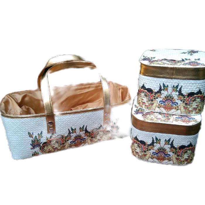 TAS KEBEN PANDAN SET 2 KEBEN UKURAN 20 X 20 CM ,TASNYA DI LENGKAPI DENGAN TALI SERUT MODEL PANJANG