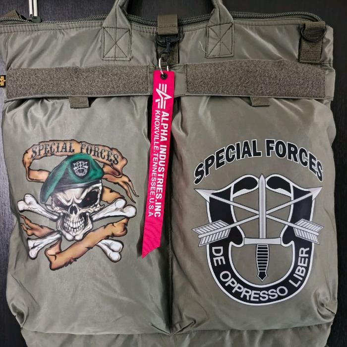 Alpha Industries PILOT HELMED BAG SPECIAL FORCE 48cmx50cm Tas Selempang Pria dengan Desain Militery 