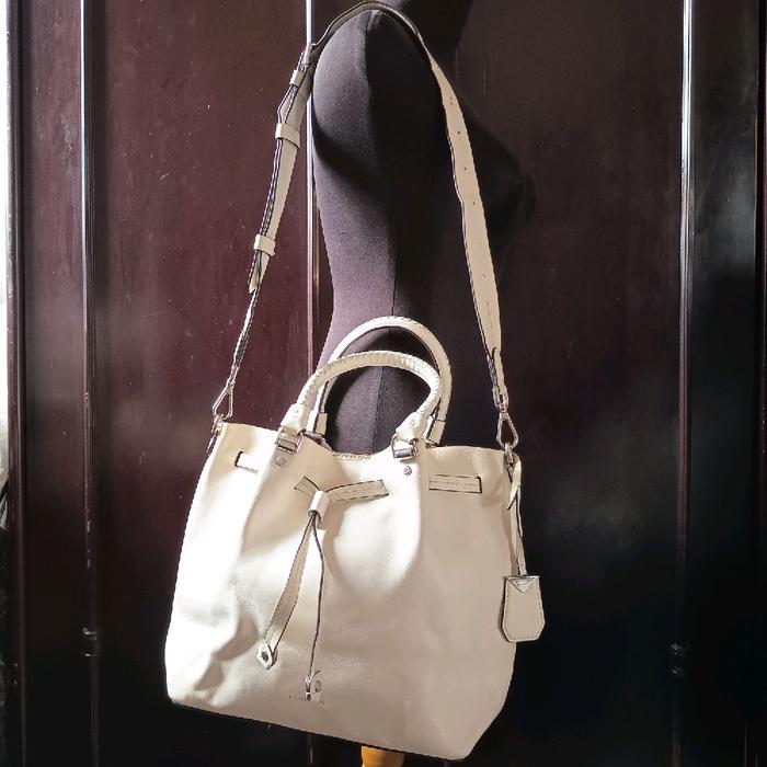 Sling Bag / Tas Selempang Serut Kulit Asli Brand White Genuine Leather Preloved/second