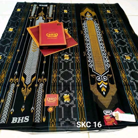 Sarung BHS Eksklusif Sutra Terbaik - Kain Pilihan untuk Acara Formal Muslim Motif Mewah Tenun Pria D