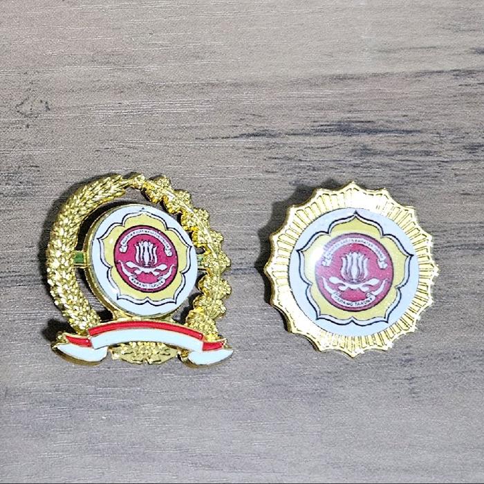 sepasang pin bros logo Karang Taruna mantap