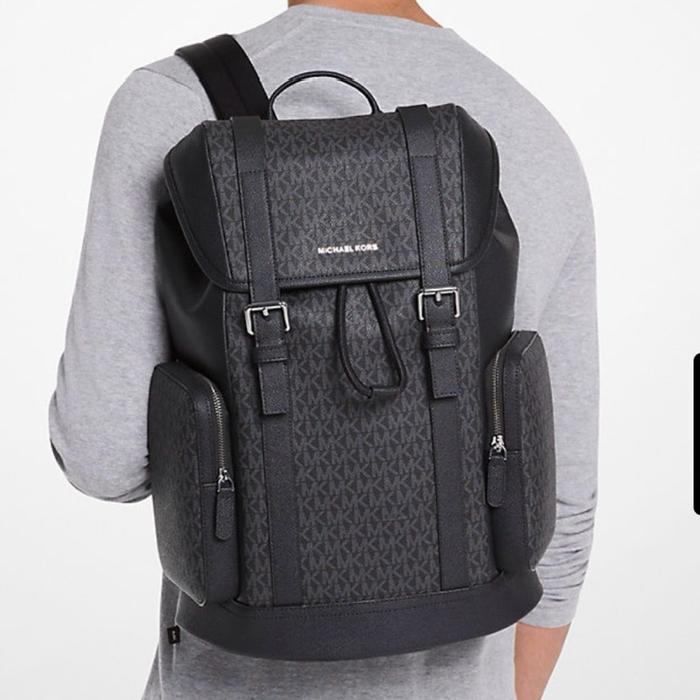 Michael Kors Hudson Signature Logo Backpack Tas Ransel Pria dengan Desain Elegan dan Fungsional