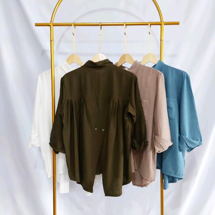 Chic Madness - Anum Shirt / Kemeja Wanita Polos / Kemeja Detail Penguin