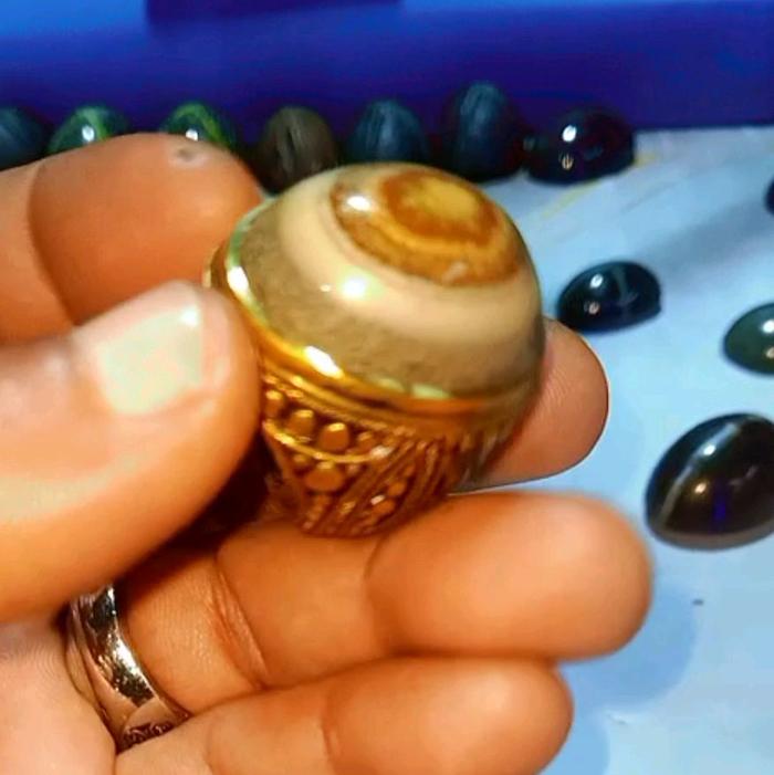 Batu Ajaib dengan Pola Unik dan Warna Menarik - Batu Ajaib dengan Pola Unik dan Warna Menarik
