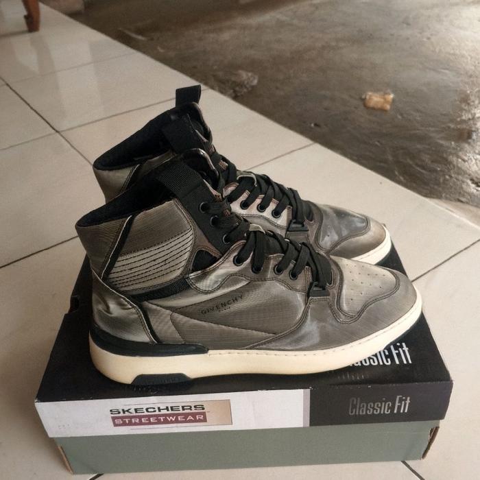 sepatu second branded givenchy mens wings size 44 original authentic