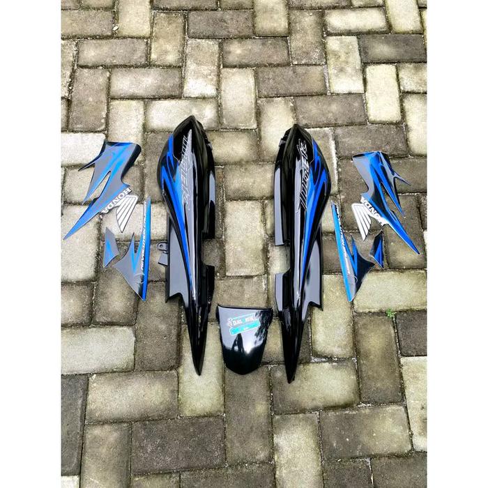 cover body belakang set tiger revo body belakang tirev set stripping biru