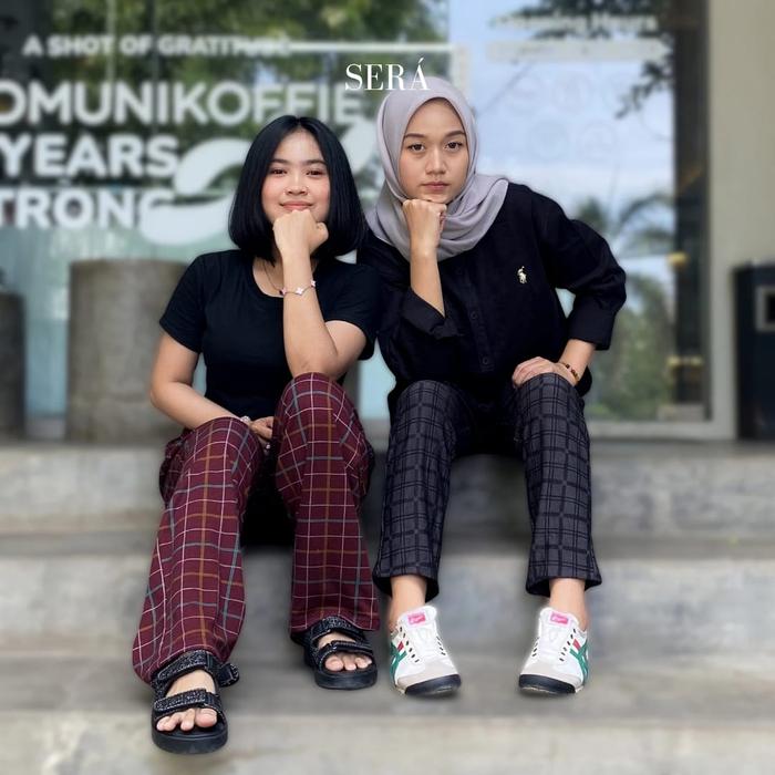 SERA Celana Panjang Casual Wanita Motif Kotak Bahan Denim Diana Adem Nyaman