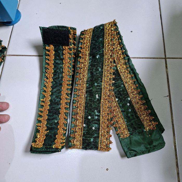 Paket Gelang dan Sabuk Warna Hijau Botol dengan Renda Emas