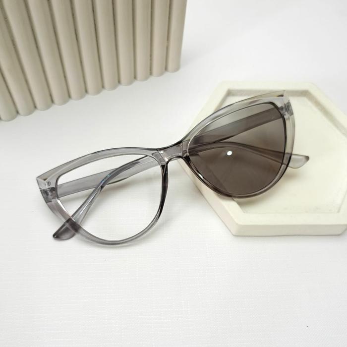 Kacamata Mata Kucing Transparan Elegan Photocromic Minus 0.50-6.00 Fashionable Gaya Retro Trendi Eye