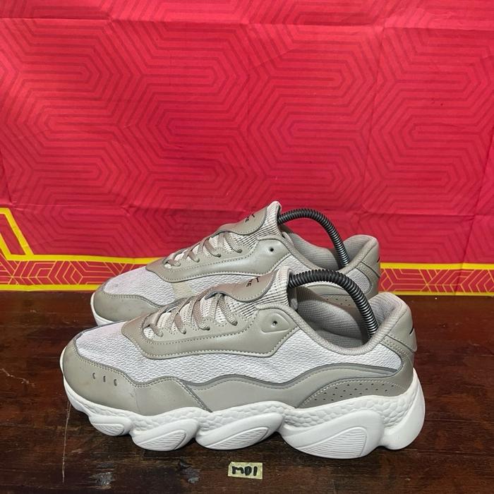 Sepatu second branded erke xtep low size 41