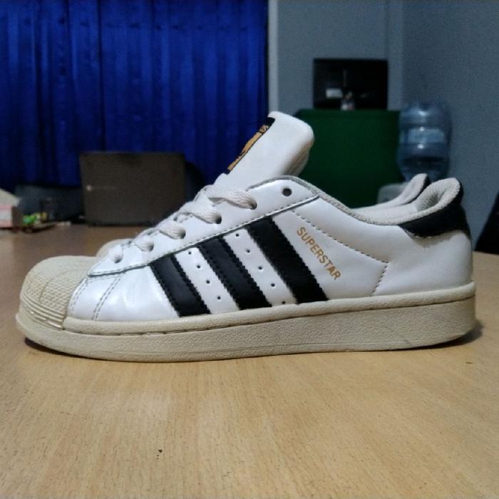 Sepatu Sneakers seri Superstar size 38 preloved sepatu casual tenis hiking second bekas adinda
