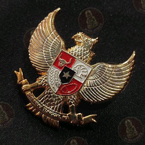 Bross Pin Logo Burung Garuda Bahan Kuningan Sepuh Emas Clips
