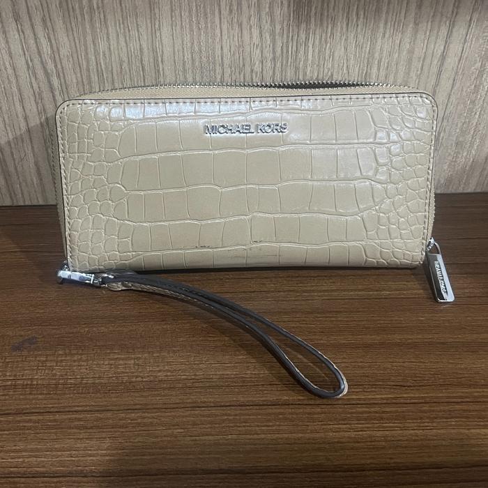 Dompet MK preloved kondisi bagus