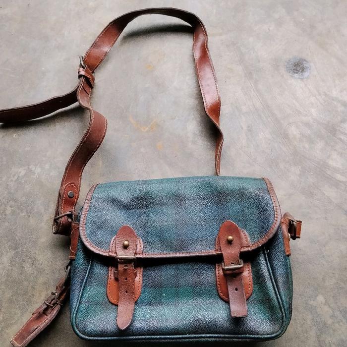 tas selempang vintage bermotif plaid hijau dengan trim kulit asli dari Polo Ralph Lauren