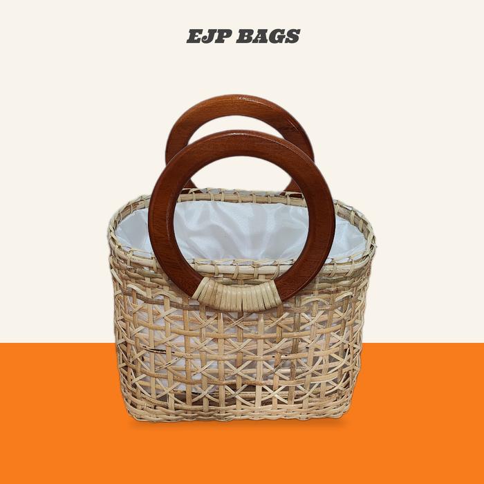 Tas Rotan dengan Handle Kayu S