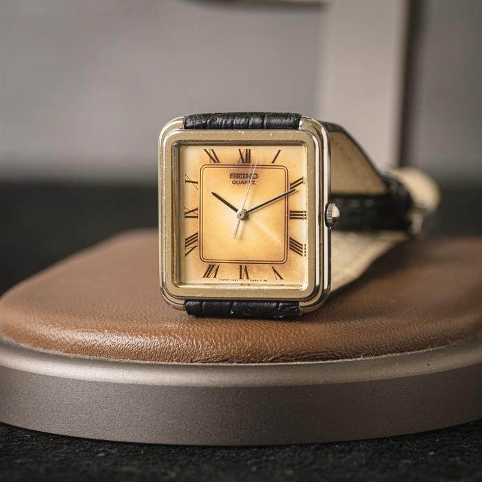 Seiko tank roman dial, size 29x30mm, lug 18mm, kondisi 90% ada bekas pemakaian, Kaca mulus, dial agi
