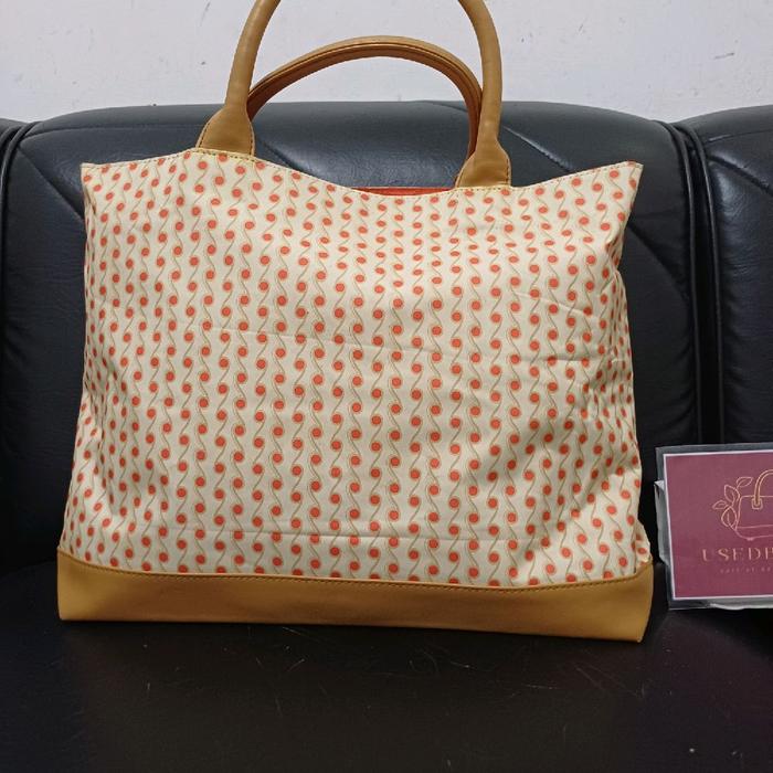 Preloved Second Bekas Tas Minggat Tas Serbaguna Multifungsi Tas Baju Estee Lauder