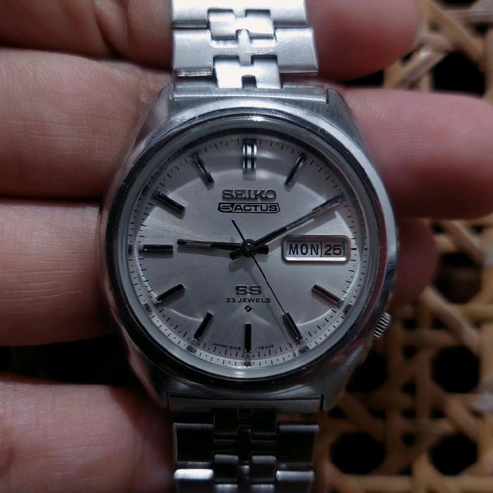 Seiko 5 Actus SS 6106 JDM Dial Silver