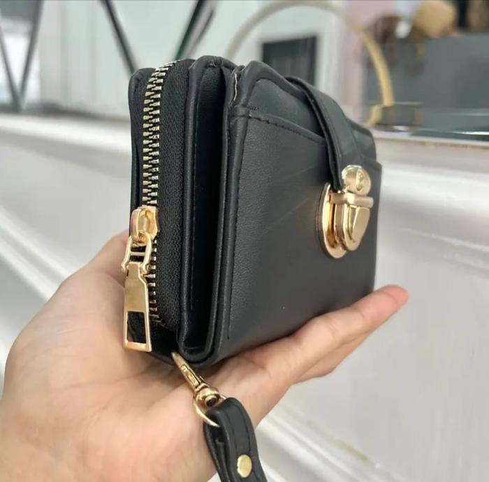 DOMPET LIPAT WANITA WALLET CARD GESPER 12 X 9 Best Seller Bahan Cci Imitasi Ukuran 12x9 cm Slot Kart