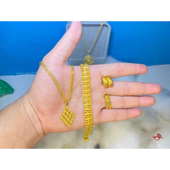 SET PERHIASAN / AKSESORIS / IMITASI EMAS